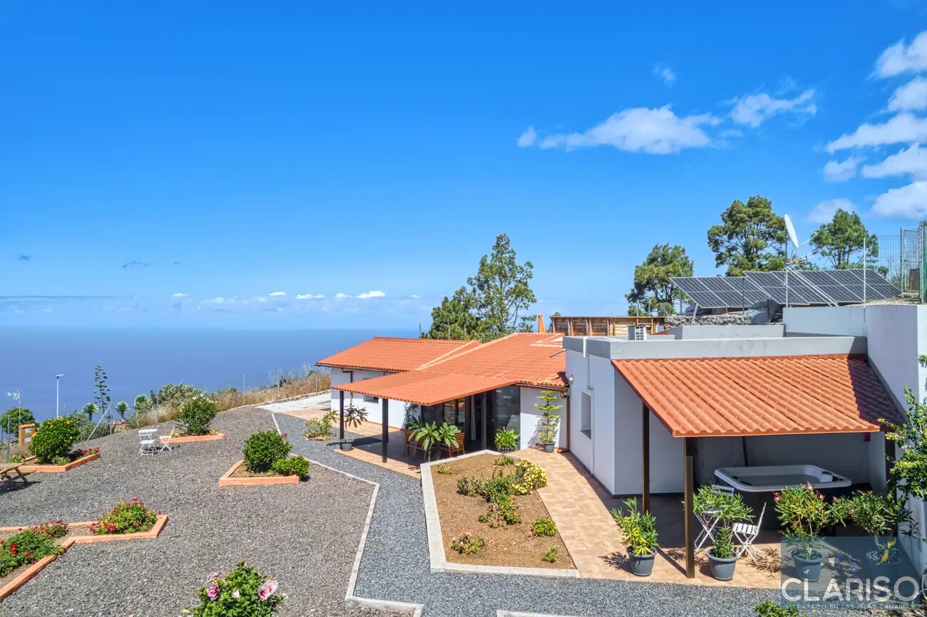 Casa Helios: Ferienhaus mit zwei Pools, Jacuzzi und großem Smart-TV in Puntagorda auf La Palma