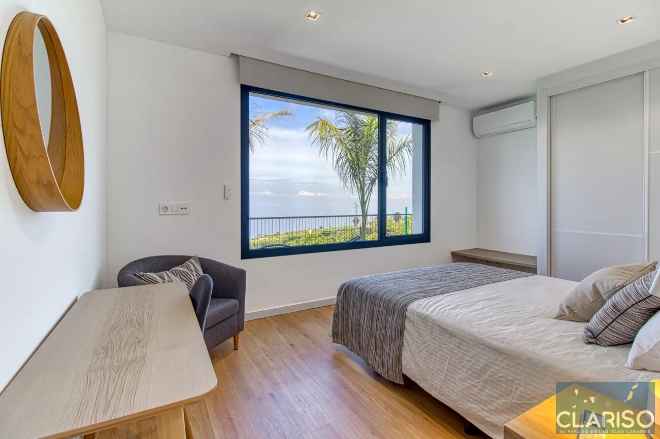 Villa Laina: Skandinavisch inspirierter Neubau mit Starlink-WLAN und inklusive Solarpool in Tijarafe auf La Palma