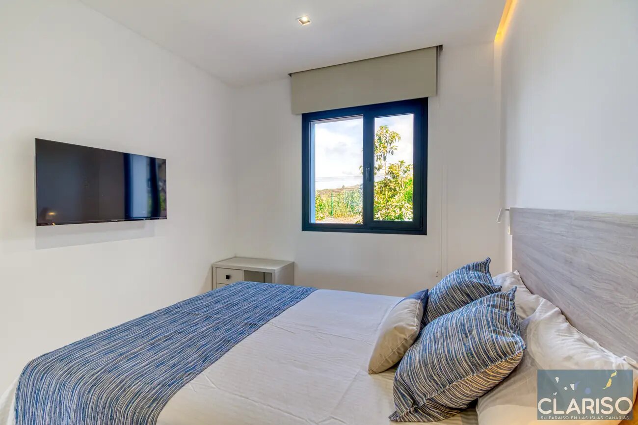 Villa Laina: Skandinavisch inspirierter Neubau mit Starlink-WLAN und inklusive Solarpool in Tijarafe auf La Palma