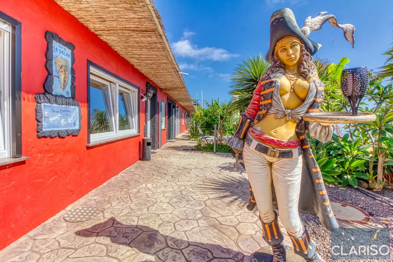 Hotel Rural Los Piratas 2: Doppelzimmer mit Pool, Jacuzzis und Frühstück in Tijarafe auf La Palma