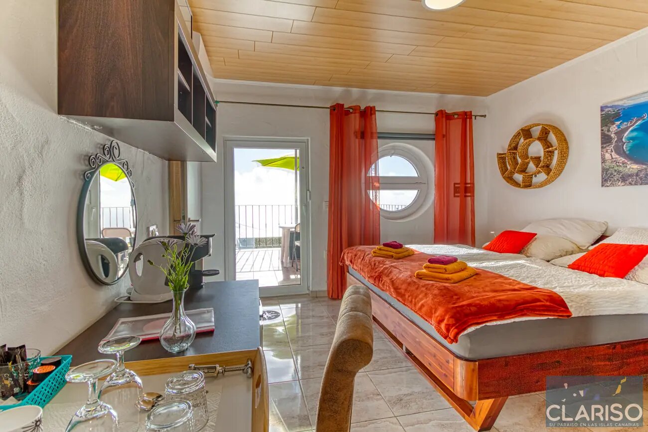Hotel Rural Los Piratas Roque 5: Doppelzimmer mit Meerblick, Pool und Frühstück in Tijarafe auf La Palma