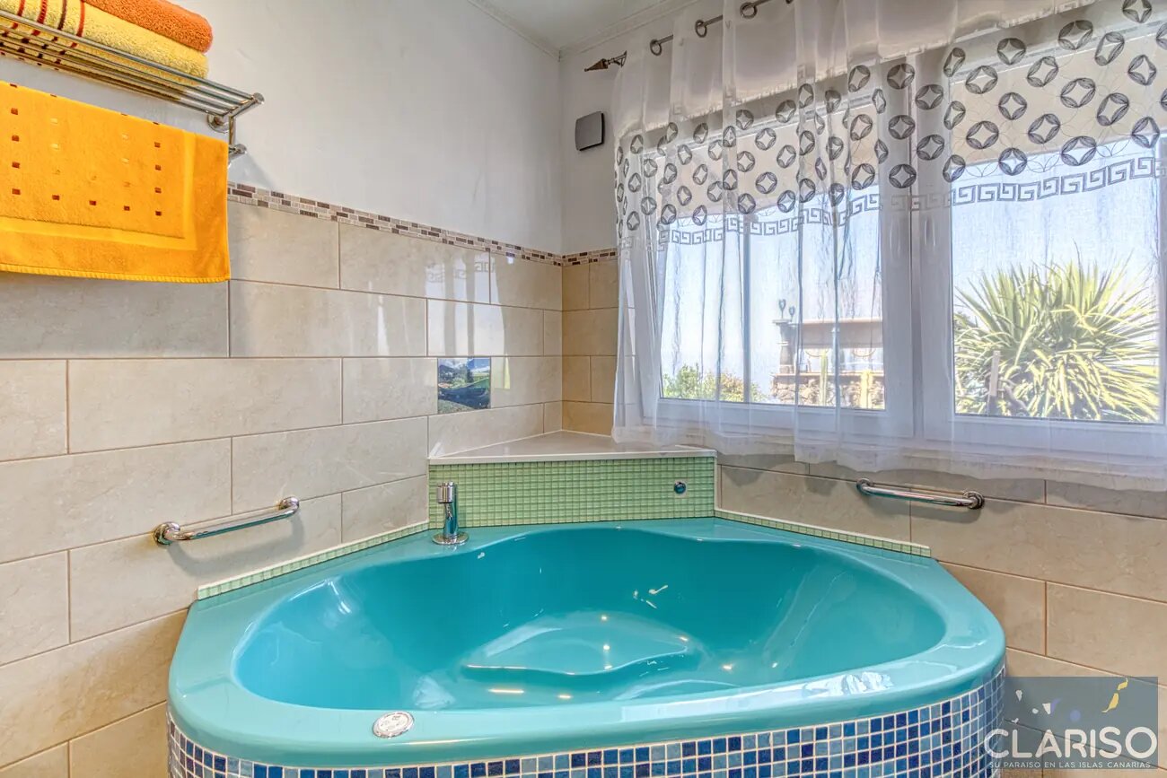 Hotel Rural Los Piratas Los Tilos 2: Großzügiges Apartment mit Pool und Frühstück in Tijarafe auf La Palma