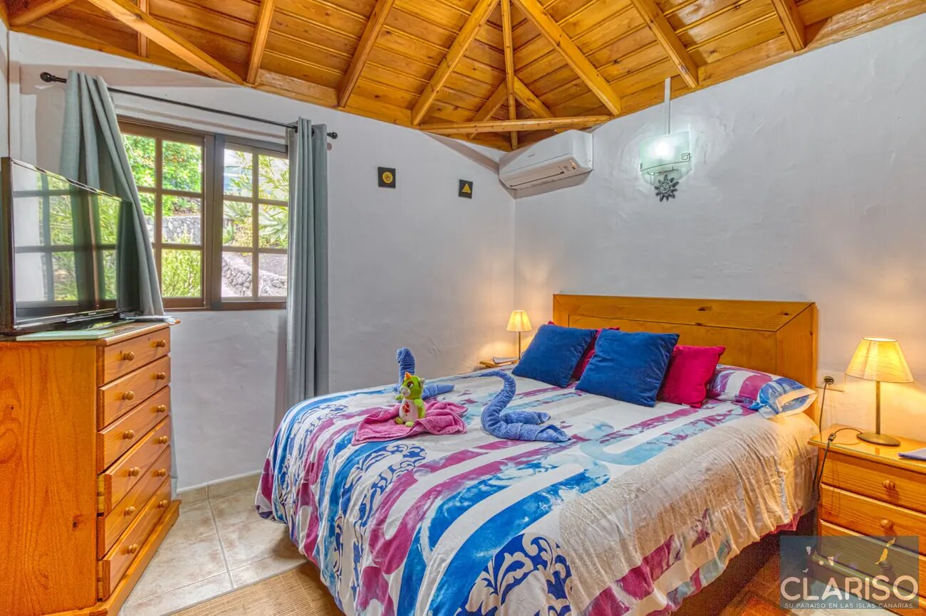 Casa Heliocentro: Ferienhaus mit inklusive Jacuzzi und Berg-Meerblick in Los Llanos de Aridane auf La Palma