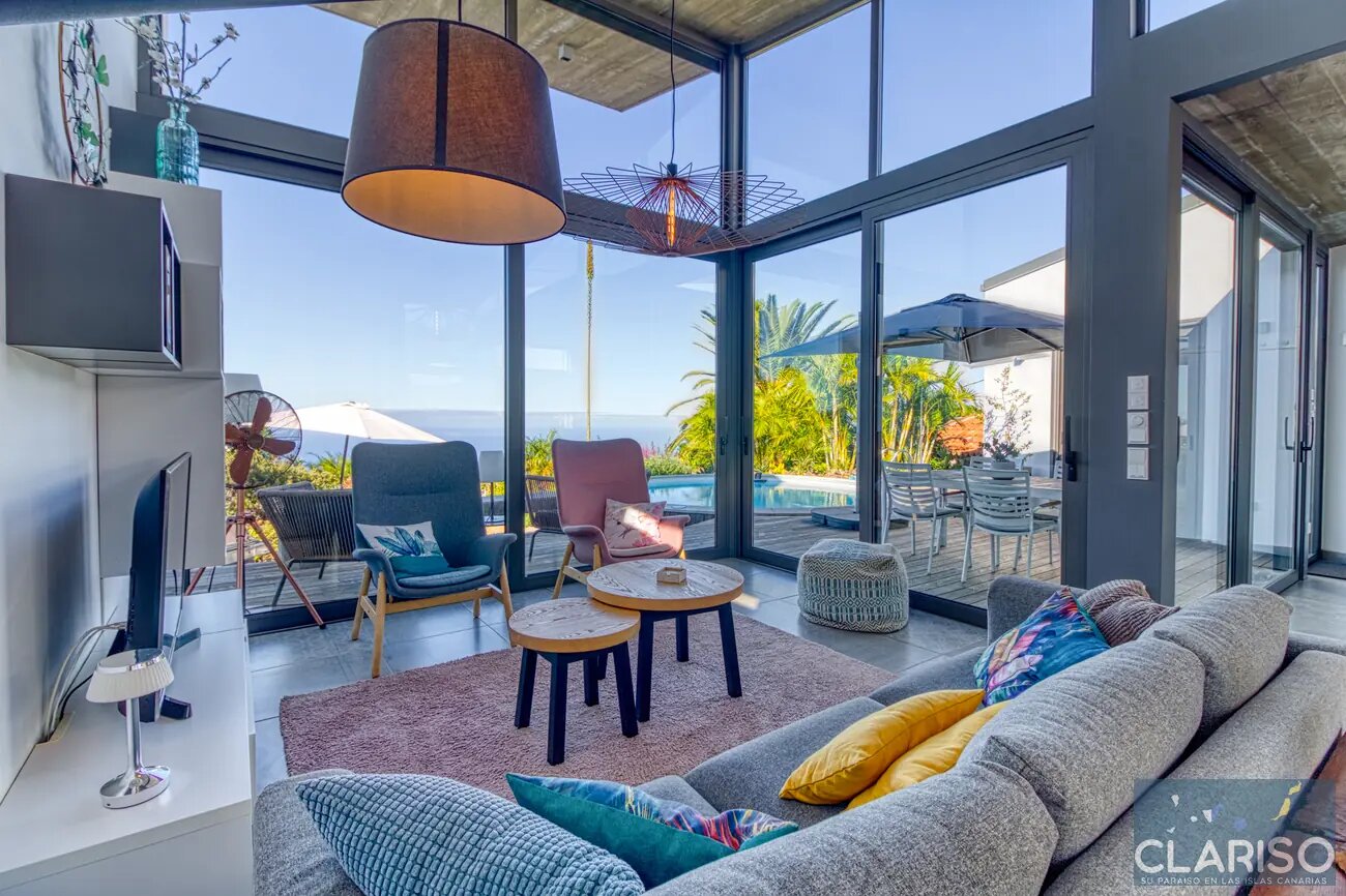 Villa Hahn Blue: Moderne Architektenvilla mit Salzwasserpool und Fußbodenheizung in Puntagorda auf La Palma