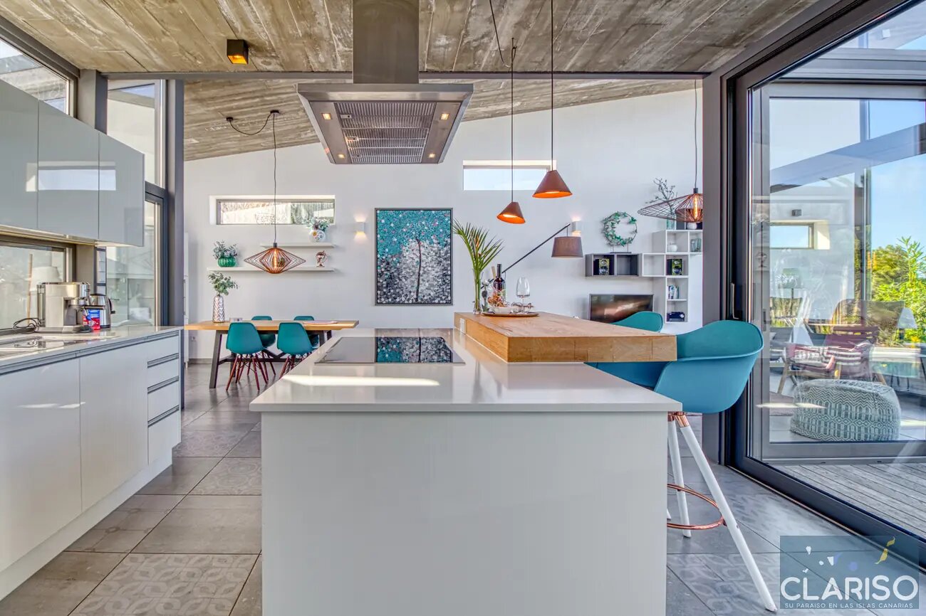 Villa Hahn Blue: Moderne Architektenvilla mit Salzwasserpool und Fußbodenheizung in Puntagorda auf La Palma