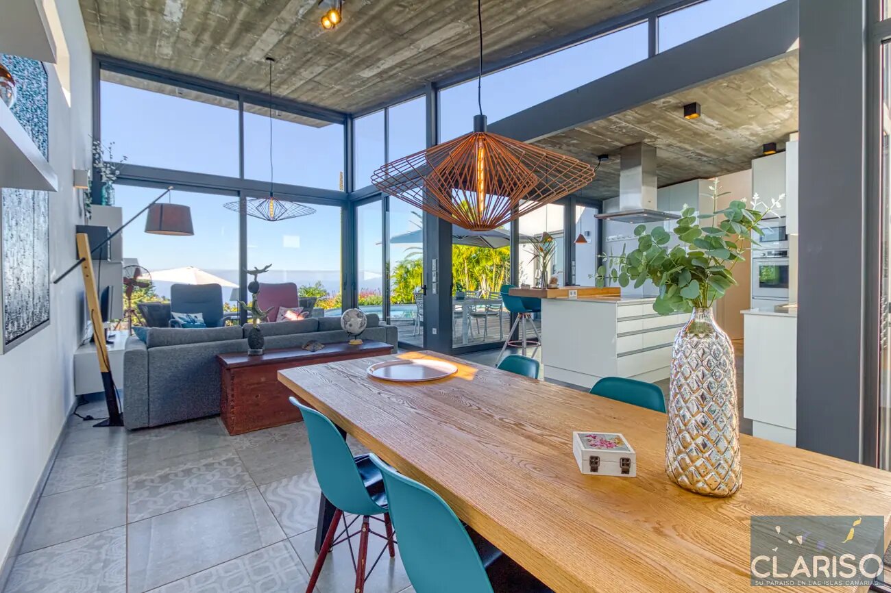 Villa Hahn Blue: Moderne Architektenvilla mit Salzwasserpool und Fußbodenheizung in Puntagorda auf La Palma