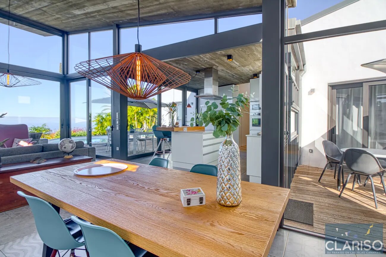 Villa Hahn Blue: Moderne Architektenvilla mit Salzwasserpool und Fußbodenheizung in Puntagorda auf La Palma