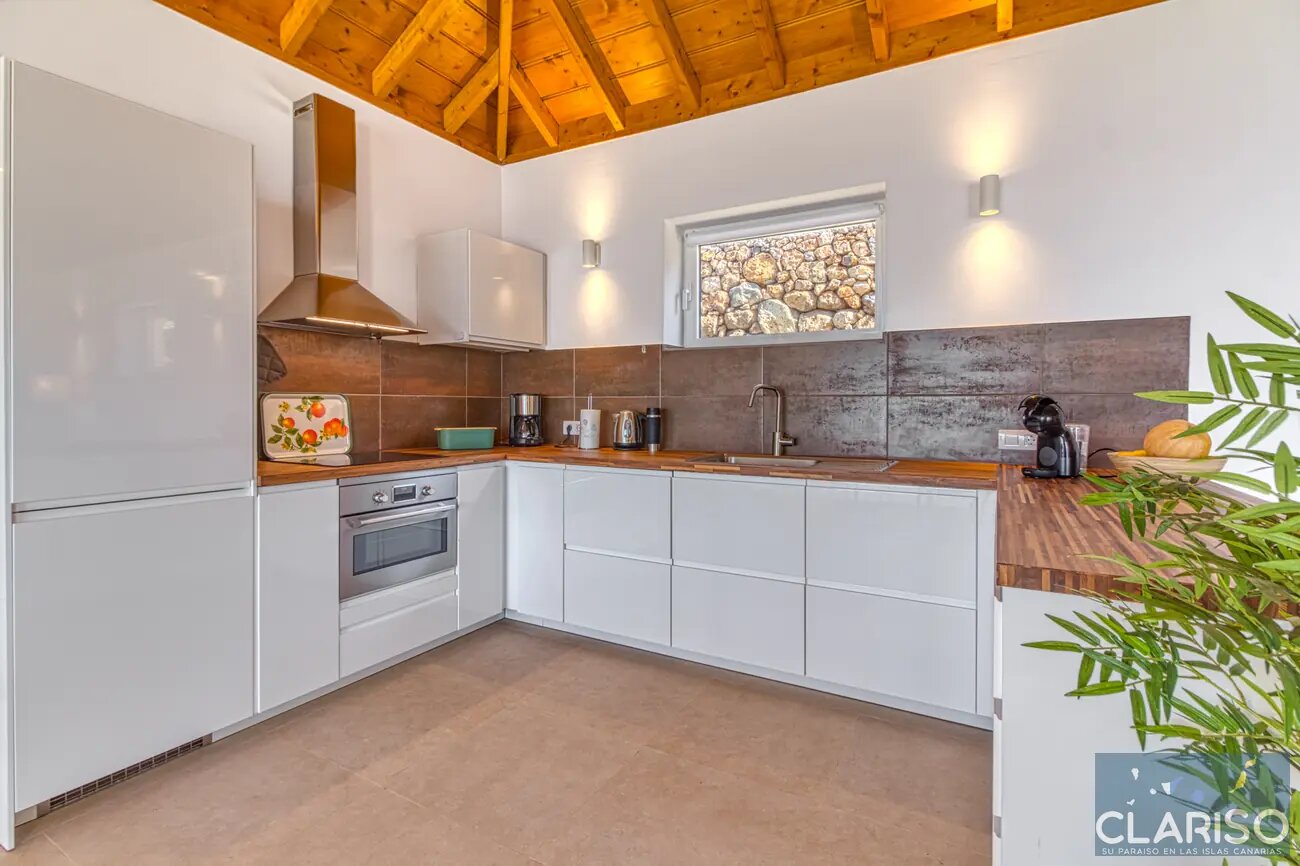 Casa La Punta: Modernes Ferienhaus mit 12-Meter-Solarpool und Bäcker zu Fuß in Tijarafe auf La Palma