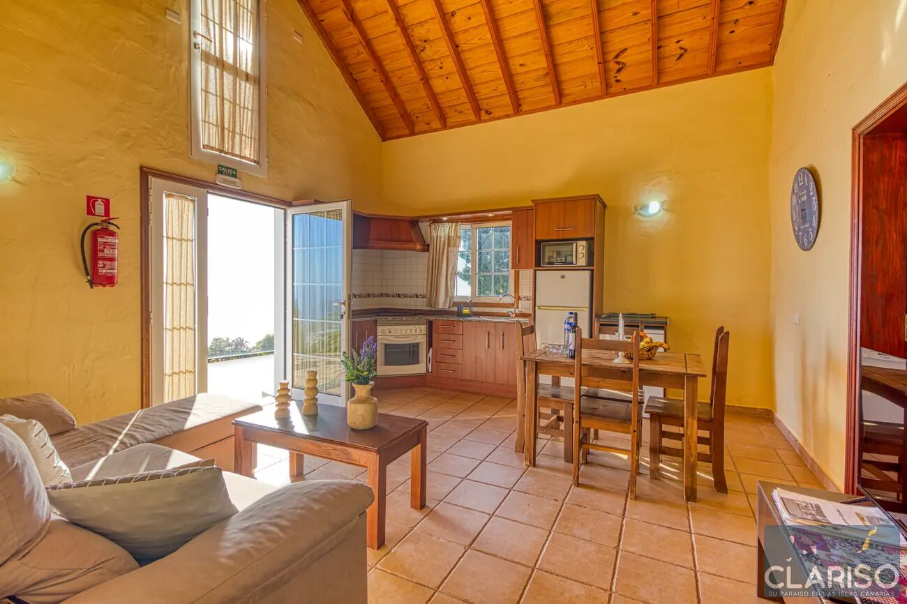 Villa Morrito: Windgeschütztes Ferienhaus mit Jacuzzi und Meerblick am Ende einer Sackgasse in Puntagorda auf La Palma