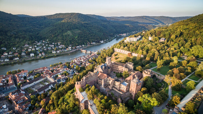 Blick über das Heidelberger Schloss | © Sunhikes