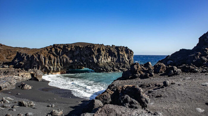 beeindruckende Küstenlandschaft mit kleinen Vulkansandstränden an der Punta de las Cabras | © Sunhikes Küstenlandschaft an der Punta de las Cabras auf La Palma | © Sunhikes