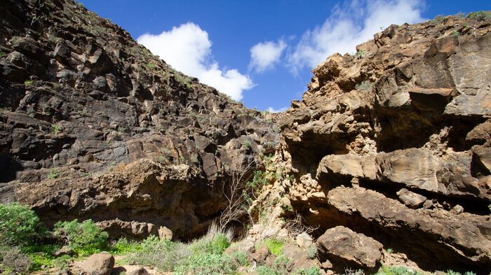 zerklüftete Felsen im Valle de Tenegüime auf Lanzarote | © Sunhikes zerklüftete Felsen im Valle de Tenegüime auf Lanzarote | © Sunhikes