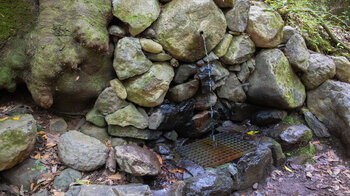 Brunnen an der Wegkreuzung bei Las Mimbreras