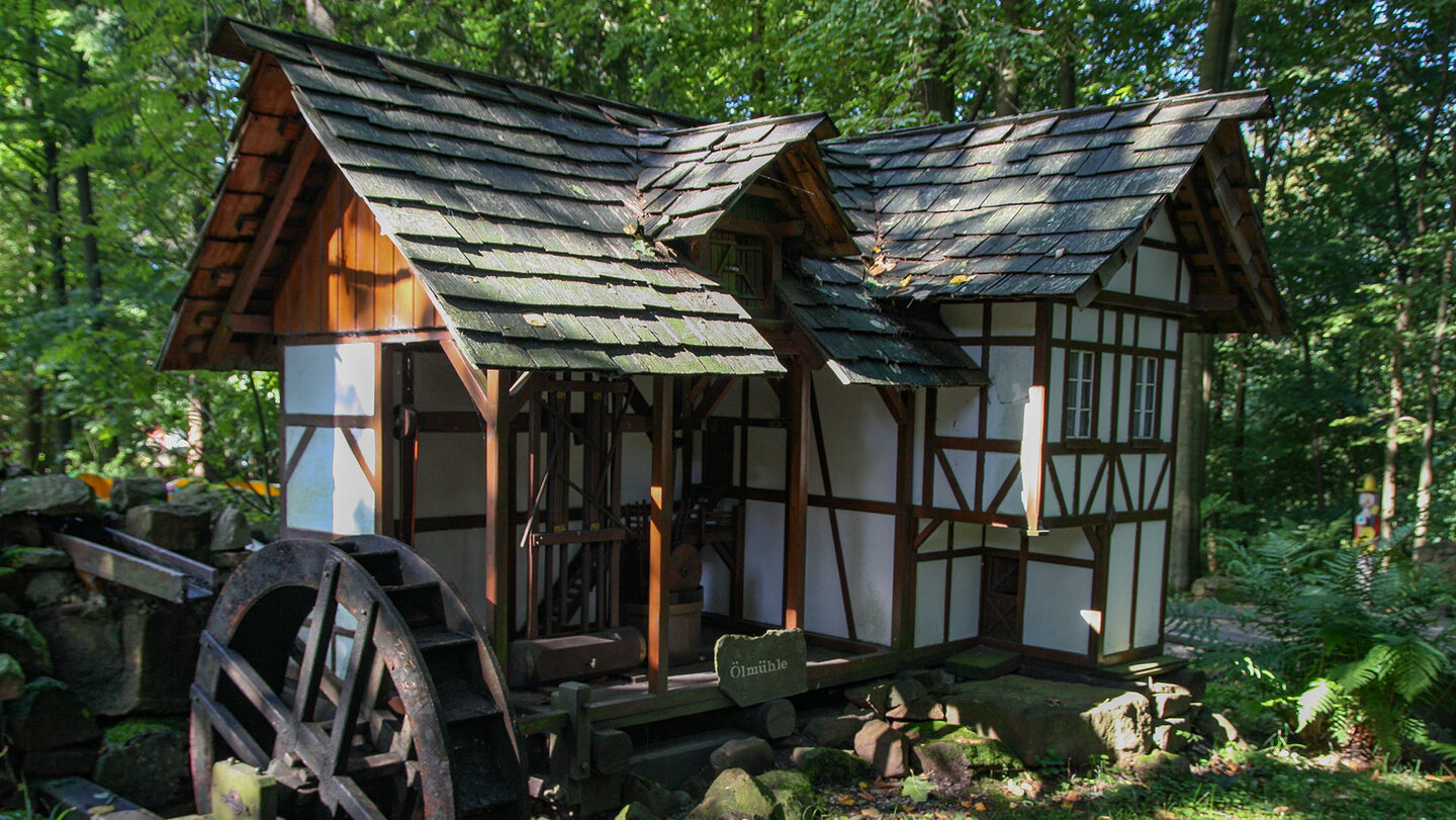 Ölmühle im Freizeitpark Heidelberger Märchenparadies am Königstuhl Ölmühle im Heidelberger Märchenparadies am Königstuhl