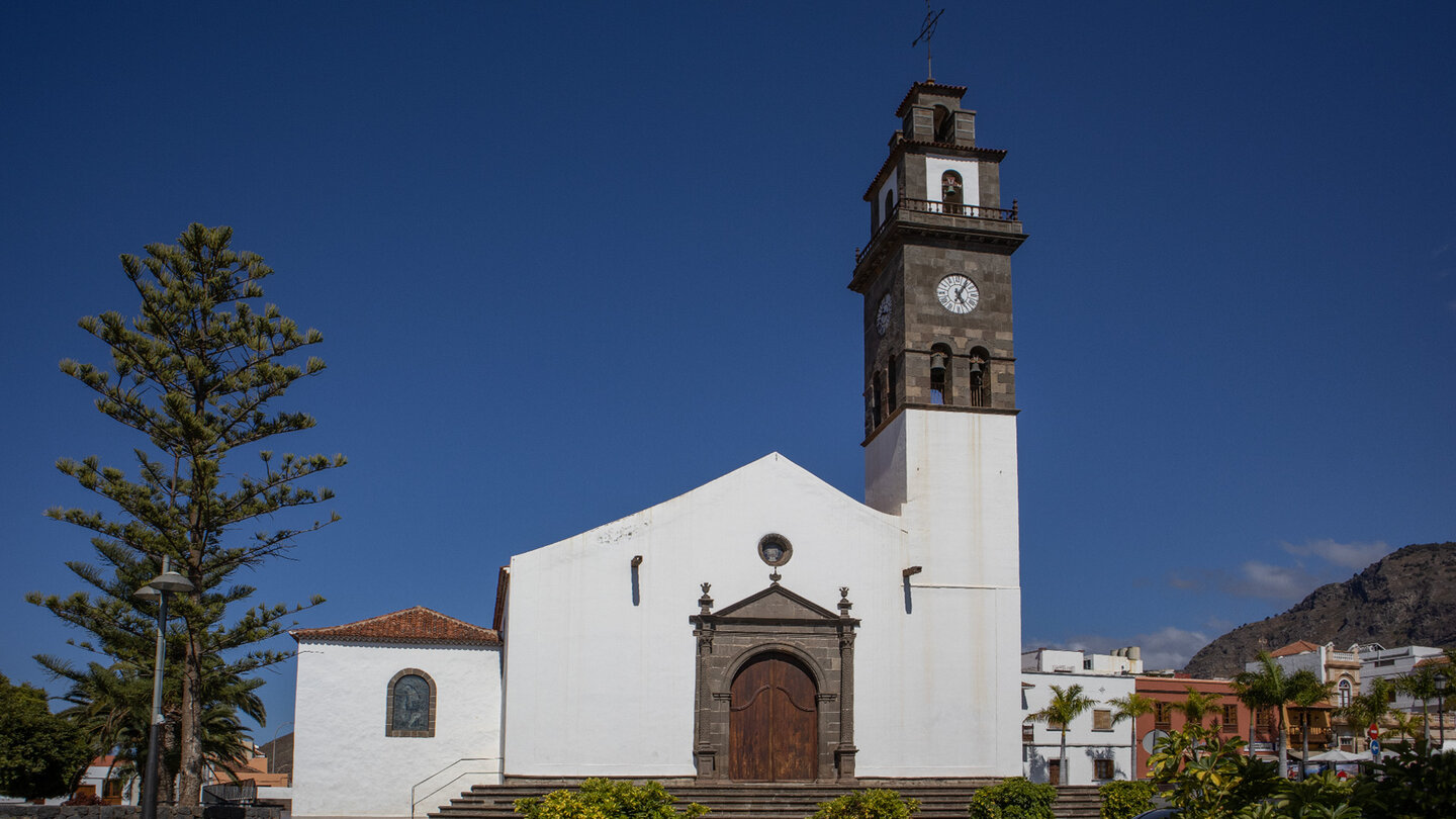 das Eingangsportal der Iglesia de Nuestra Señora de los Remedios in Buenavista del Norte auf Teneriffa