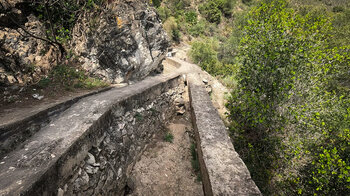 wandern am Acequia Lízar zum Barranco del Arco in Andalusien