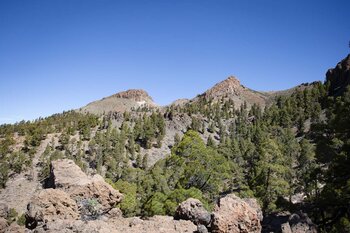 Ausblick auf den El Sombreo und den Roque Almendro bei der Aufwanderung zum Sombreo de Chasna | © ©SUNHIKES