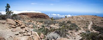 Blick auf den Sombrero de Chasna vom Randgebirge der Caldera – rechts der Abstiegspfad der Wanderung | © ©SUNHIKES