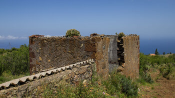 Ruine am Wanderweg bei Las Tricas | © ©SUNHIKES