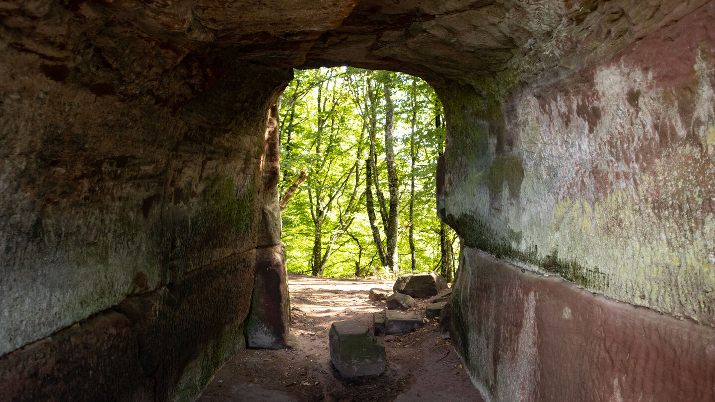Tunnel im Burgfels der Loewenstein