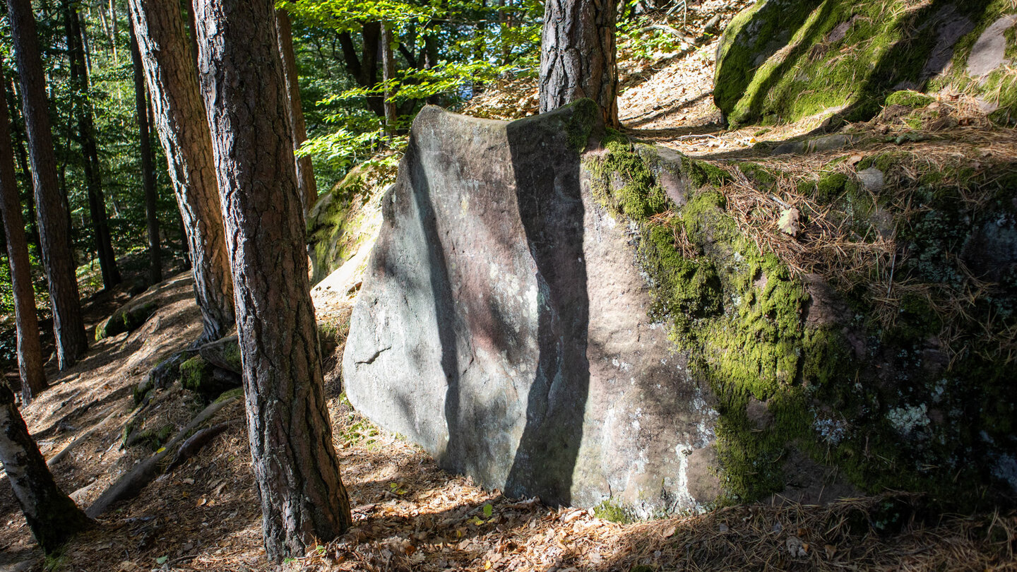 Sandsteinformationen am Felsensteig