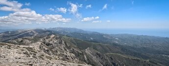 Panorama des La Maroma über die Sierra de Tejeda bis zum Mittelmeer