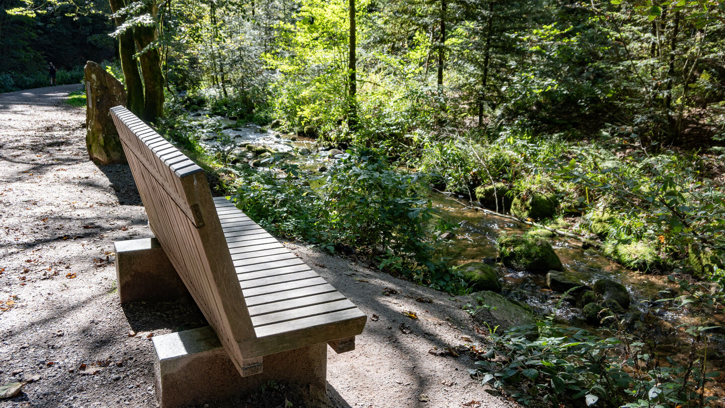 gemütlicher Wanderweg am Bachlauf des Lierbach zur Klosterruine Allerheiligen gemütlicher Wanderweg am Bachlauf des Lierbach zur Klosterruine Allerheiligen