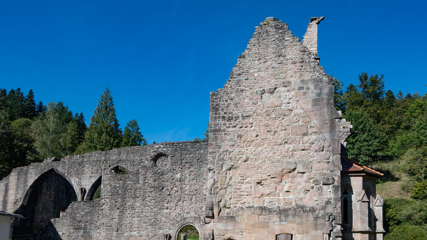 Mauern der Ruine des Klosters Allerheiligen Mauern der Ruine des Klosters Allerheiligen