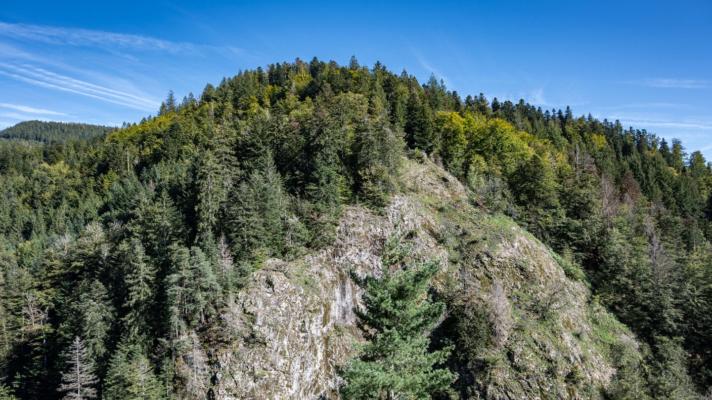 Blick auf die felsigen Berghänge beim Studentenfelsen Blick auf die felsigen Berghänge beim Studentenfelsen