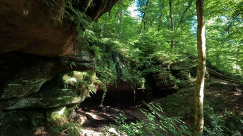 Untere Bärenhöhle am Rodalber Felsenwanderweg