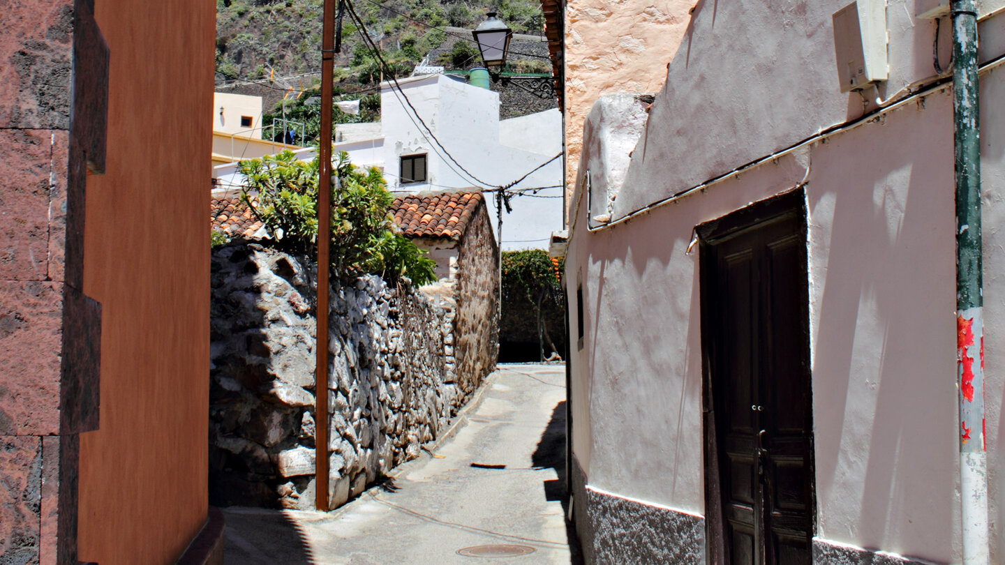 verwinkelte Sträßchen führen durch Agulo auf La Gomera verwinkelte Sträßchen führen durch Agulo auf La Gomera
