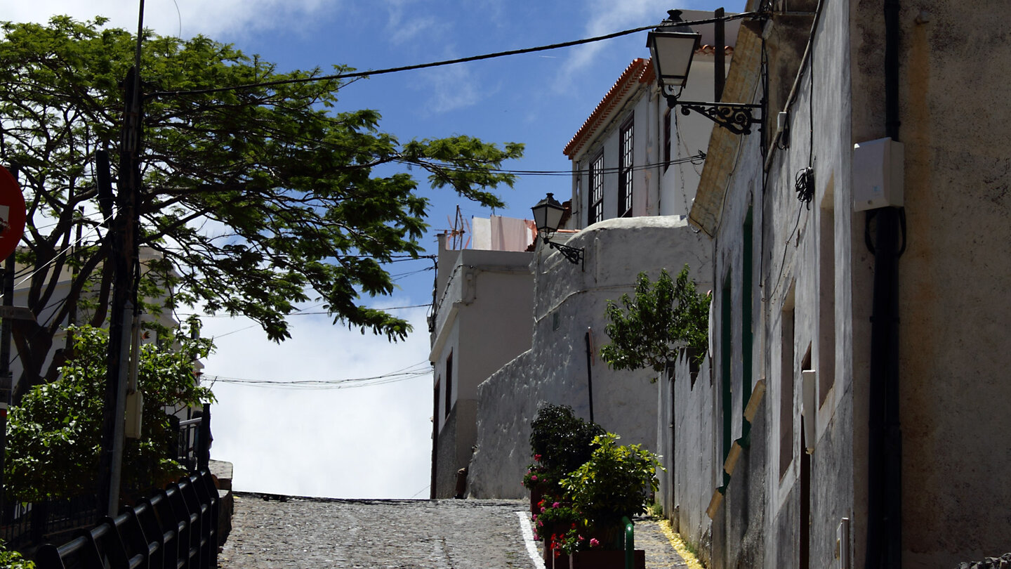 Gasse mit altem Kopfsteinpflaster in Agulo auf La Gomera Gasse mit altem Kopfsteinpflaster in Agulo