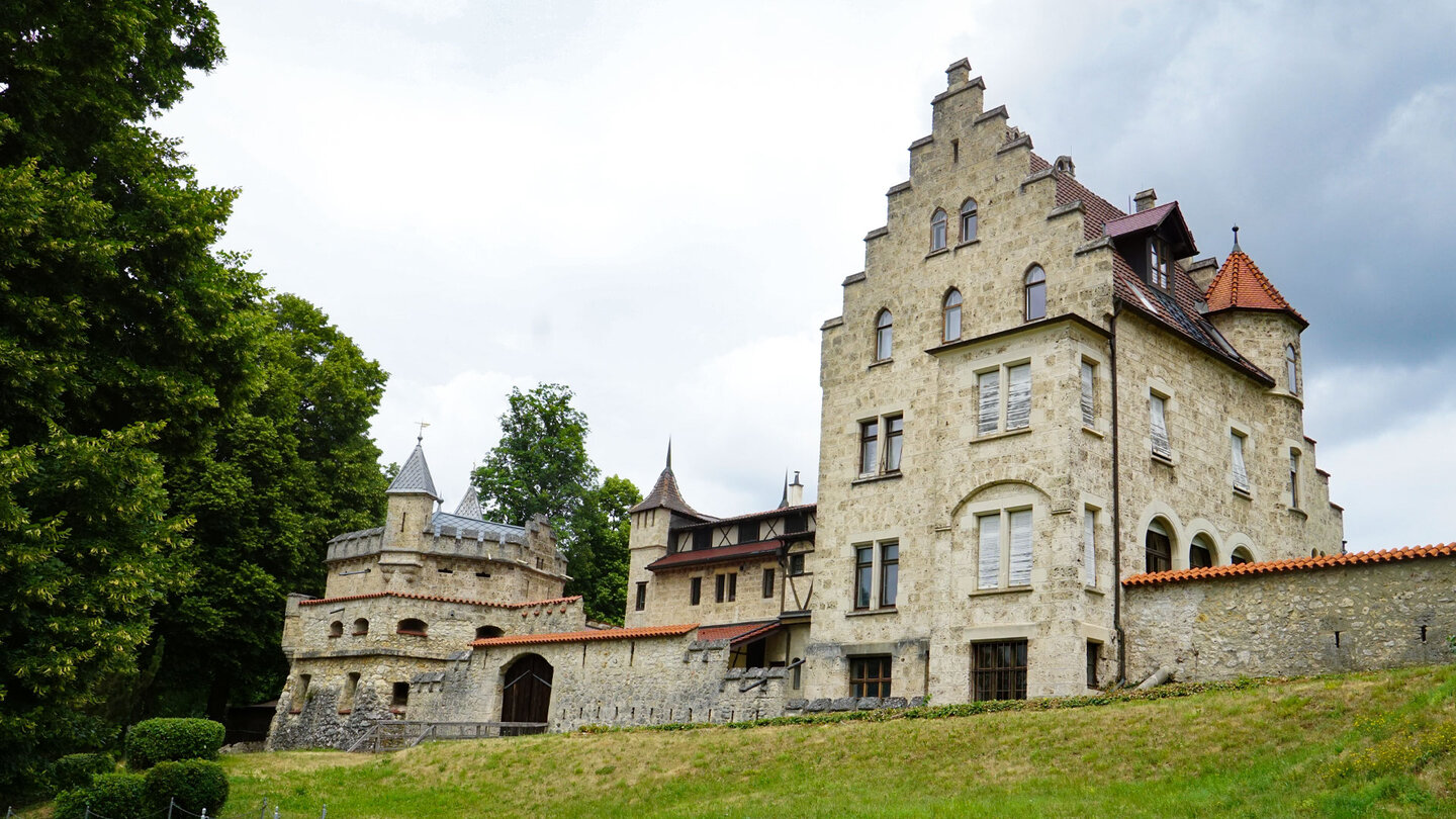Das faszinierende Schloss Lichtenstein auf der Schwäbischen Alb