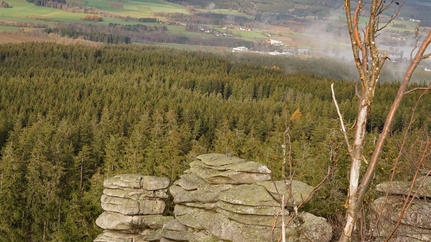 Aussicht von den Granitfelsen bis zum Weißenstädter See Aussicht von den Granitfelsen bis zum Weißenstädter See