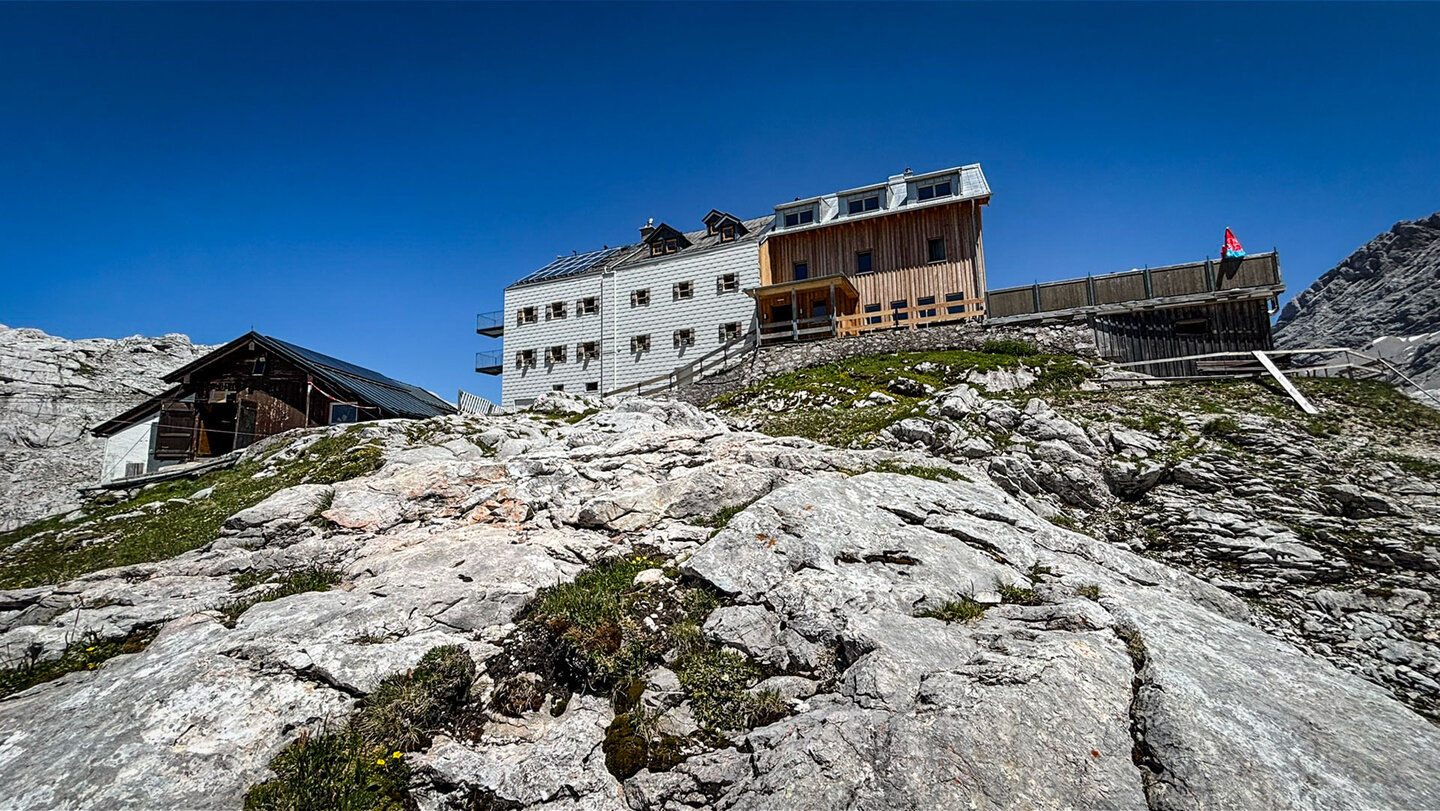 Das Riemannhaus in den Berchtesgadener Alpen, Schutzhütte auf 2177 Metern im Steinernen Meer