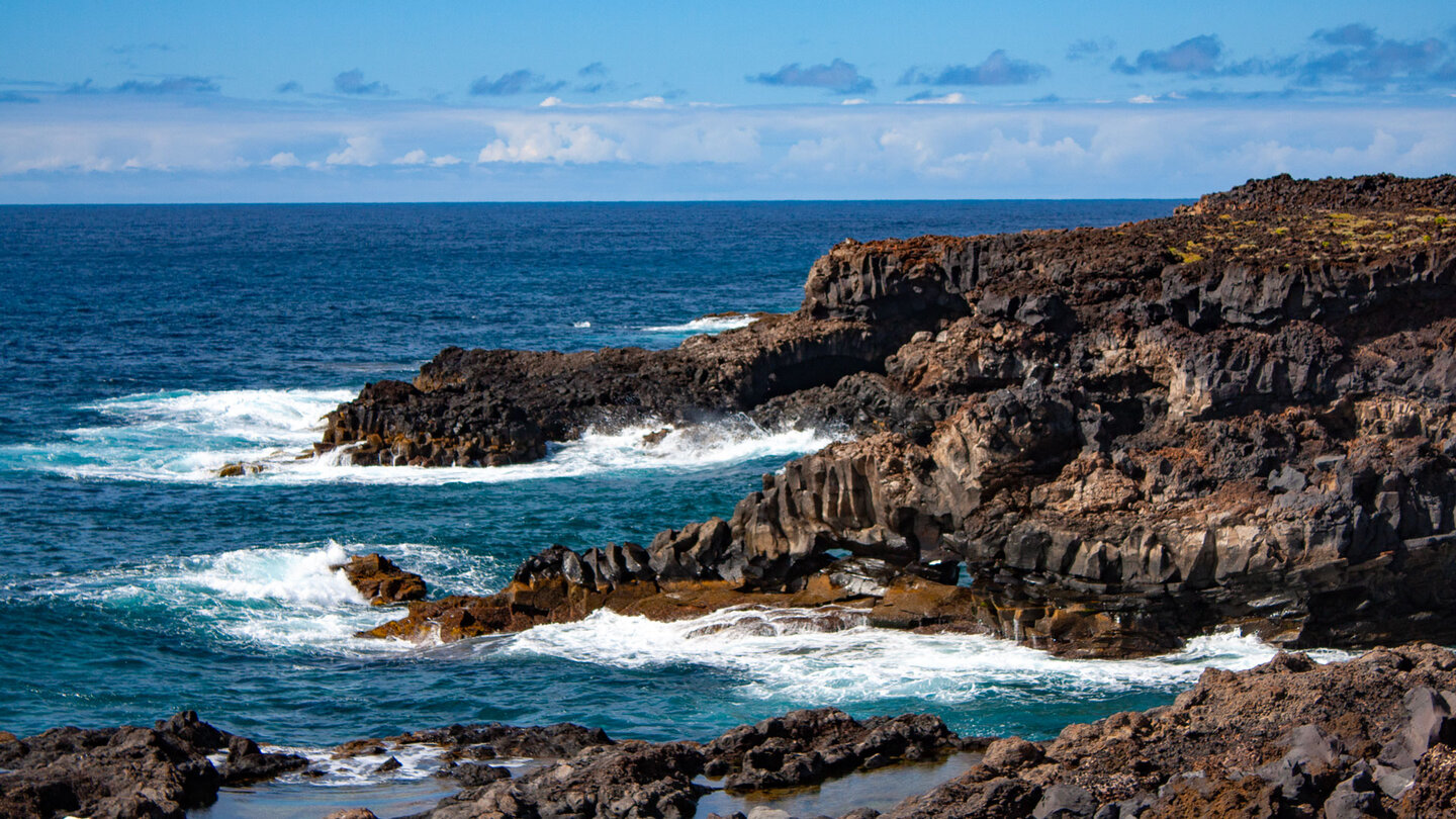 Balsaltformationen entlang der Küste an der Punta de Teno