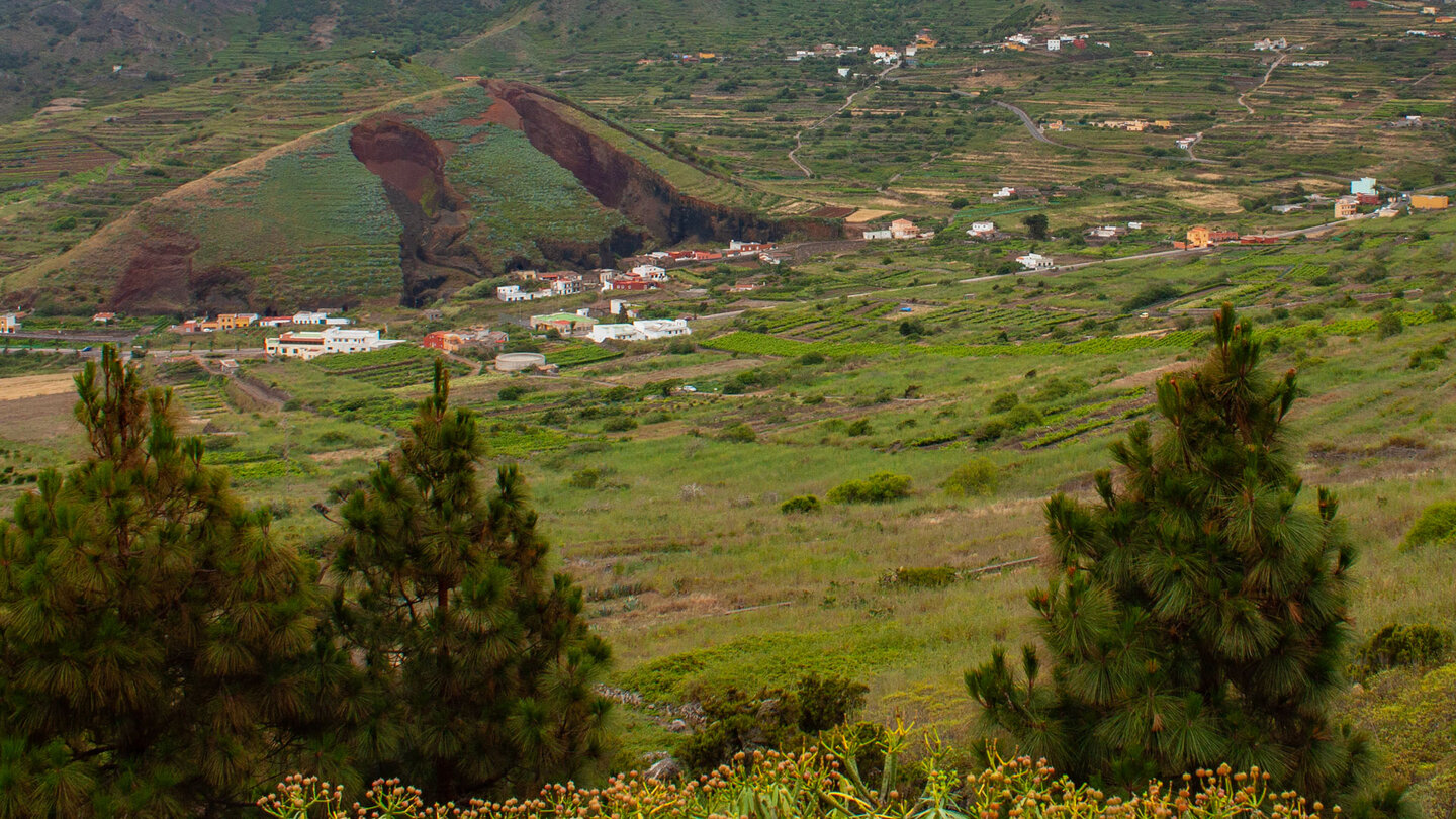 Blick auf El Palmar mit dem Montaña del Palmar von Los Pedregales