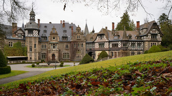 Blick über den Schlosspark zum Schloss Rauischholzhausen