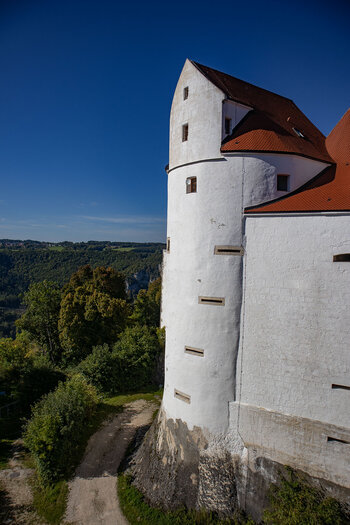 der Wehrturm der Hauptburg der mittelalterlichen Burganlage Wildenstein bei Leibertingen