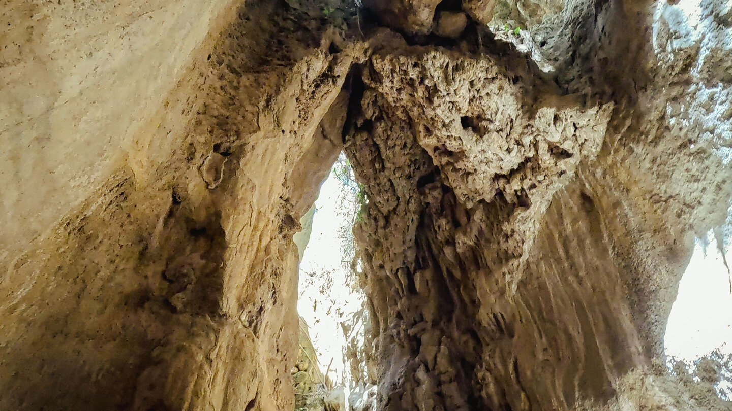 Felsüberhang im Barranco de la Luna Felsüberhang im Barranco de la Luna
