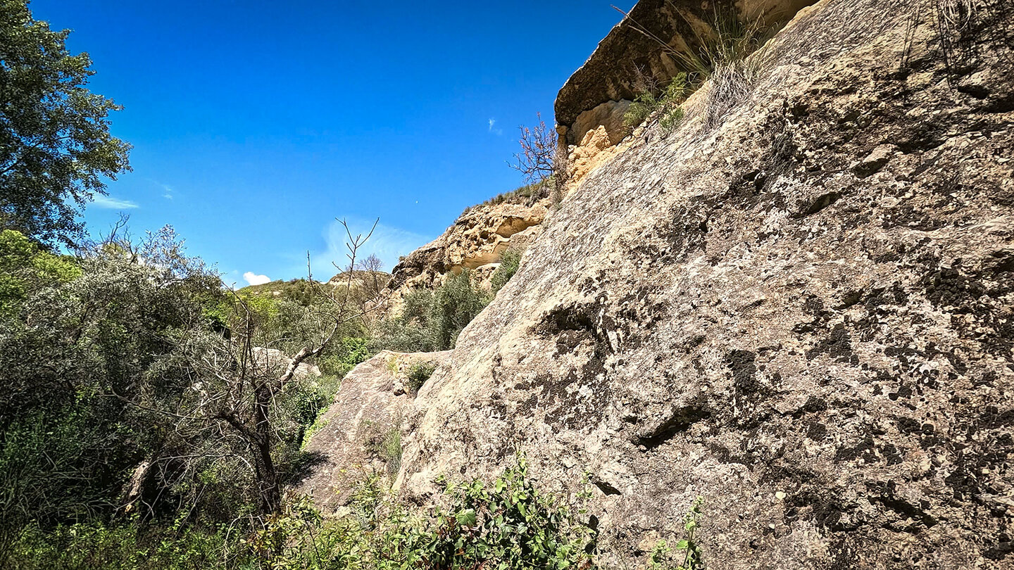 Am Weg durch die Schlucht - Barranco de la Luna bei Saleres in Andalusien Am Weg durch die Schlucht - Barranco de la Luna bei Saleres in Andalusien