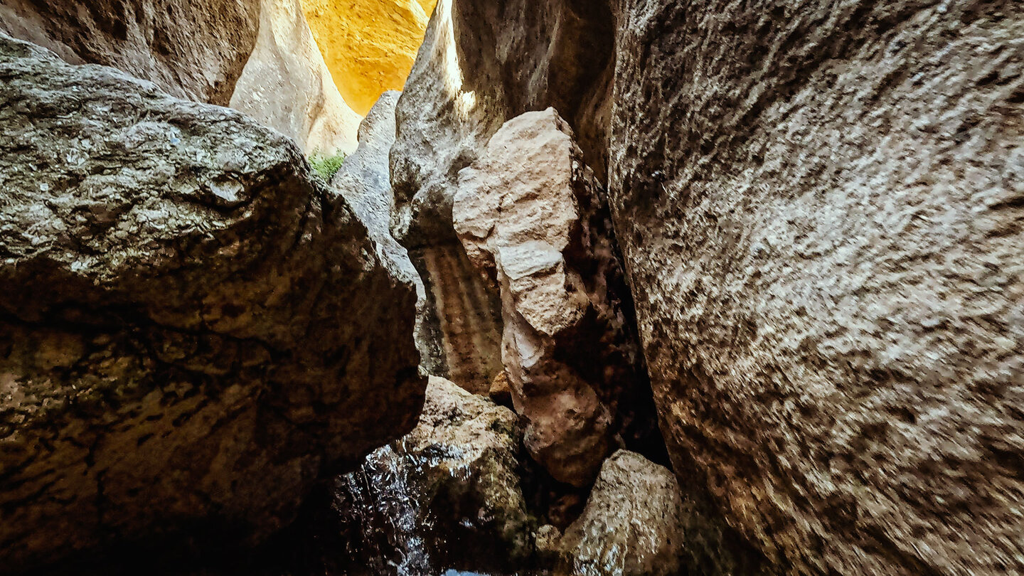 Felsenschlucht Barranco de la Luna bei Saleres in Andalusien Felsenschlucht Barranco de la Luna bei Saleres in Andalusien