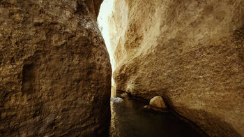Felswände in der Schlucht des Barranco de la Luna bei Saleres