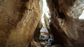 Enge Felswände der Ruta del Agua im Barranco de la Luna bei Saleres