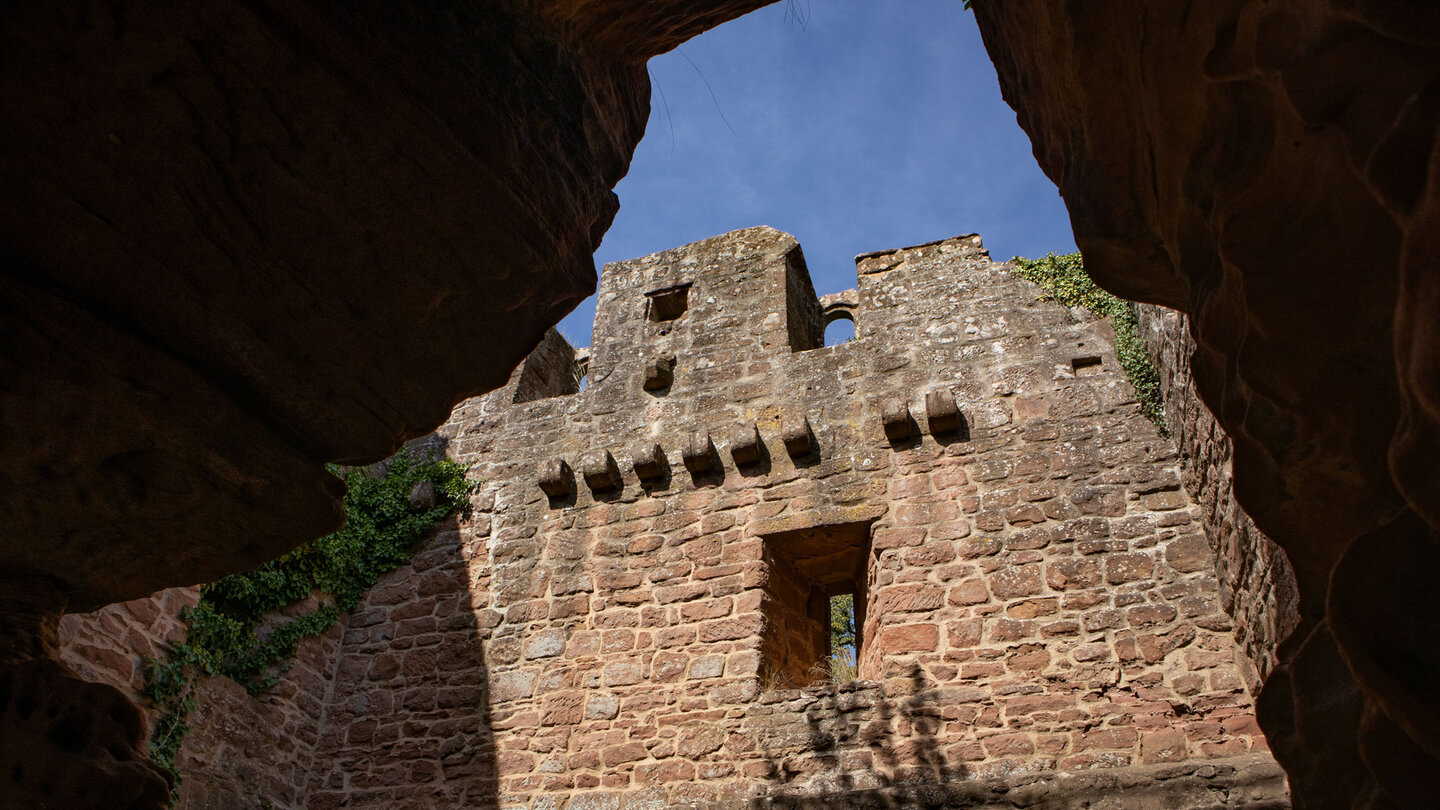 Mauern der Ruine Falkenstein