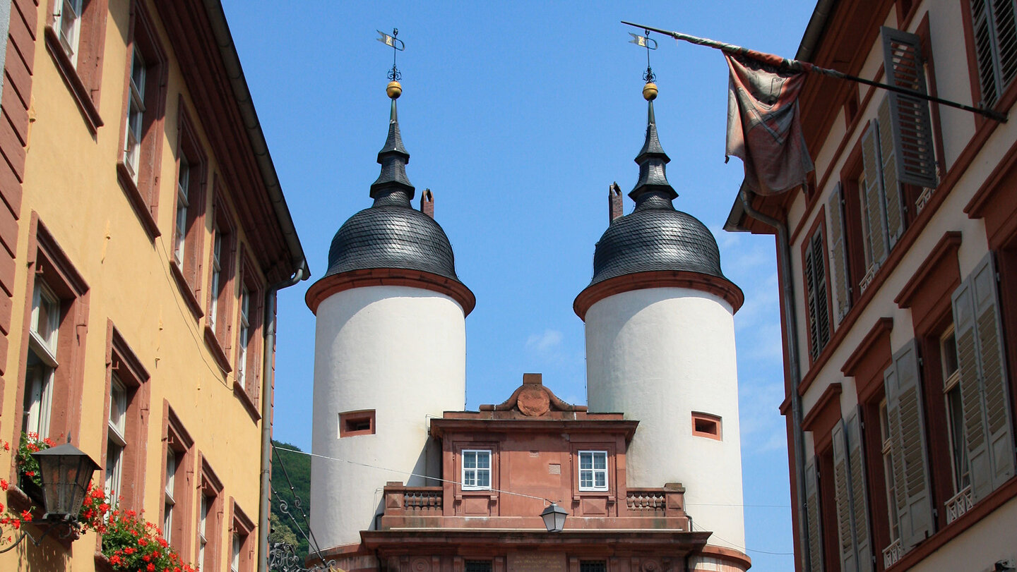 die Türme des Brückentors an der Alten Brücke in Heidelberg Türme des Brückentors an der Alten Brücke in Heidelberg