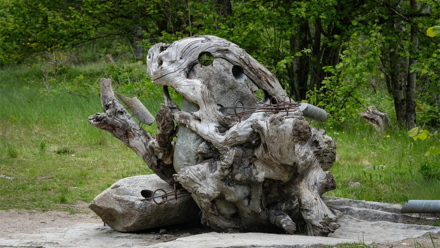 Holz, Stein und Metall verschmelzen zu einer Station des BoBosco Trail.