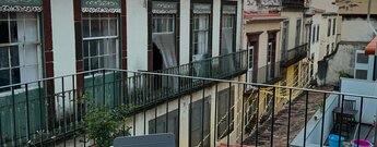 Balkone und Apartments in der Rua de Santa Maria in Funchal Balkone und Apartments in der Rua de Santa Maria