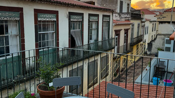 Balkone und Apartments in der Rua de Santa Maria