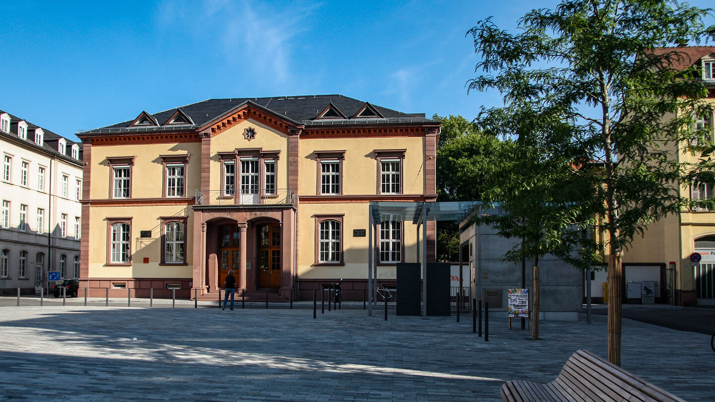 Friedrich-Ebert-Platz in der Heidelberger Innenstadt Friedrich-Ebert-Platz in Heidelberg
